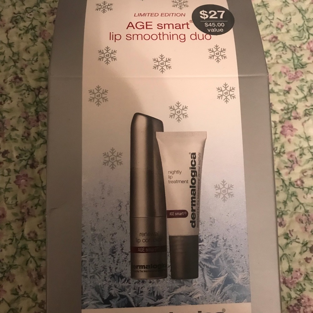 Dermalogica age smart lip soothing duo.
